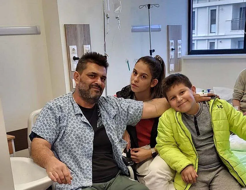 Зов за помощ: Тежко болен самотен баща се нуждае от скъпи инжекции