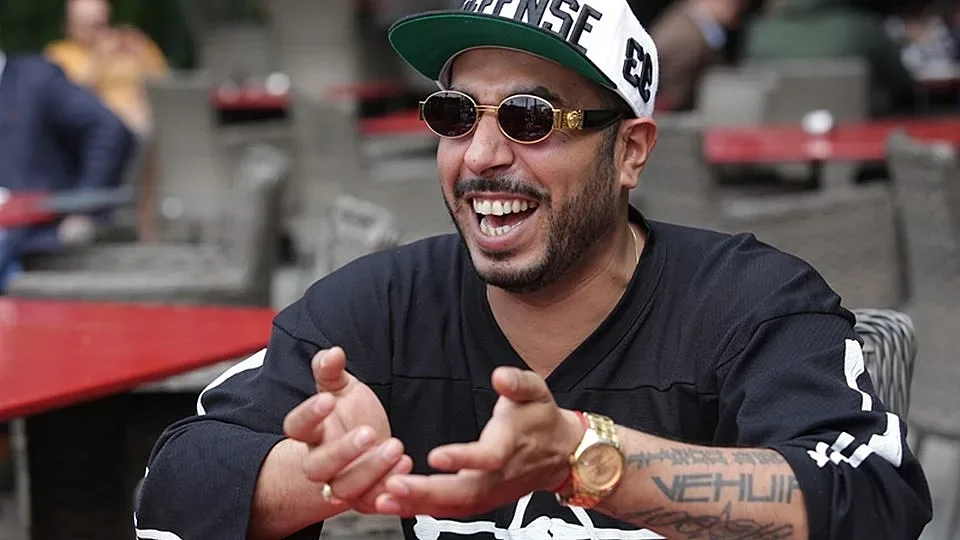 100 Кила го загази. Изнудват го