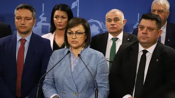 Нинова скастри ГЕРБ-СДС и ПП-ДБ, какво внесе в НС