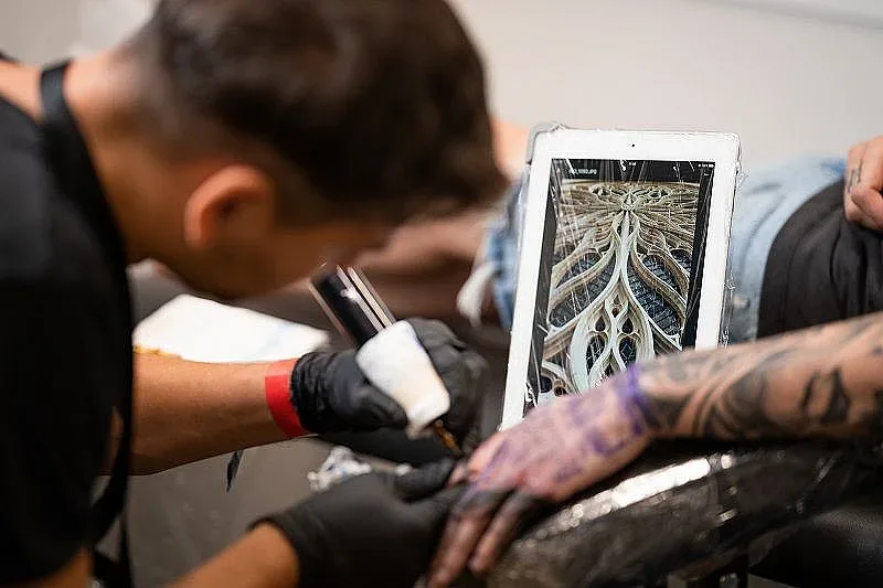 Опасни ли са татуировките? Митове и истина