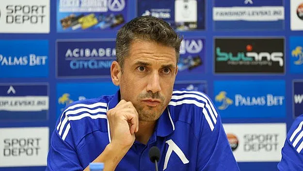 Веласкес с ключово решение за Левски