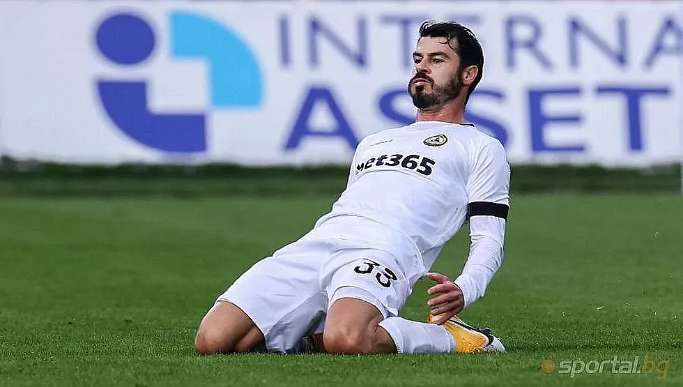 Великден подрани за Славия