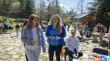 Стотици детски усмивки и шарени яйца изпъстриха Зоопарка в Стара Загора на Велики четвъртък