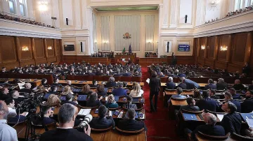 Провал! Парламентът си даде ваканция до след Великден