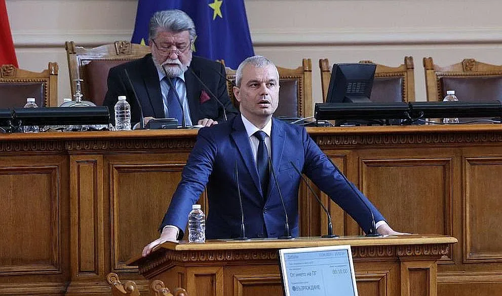 Костадинов плаши предатели и чужди агенти