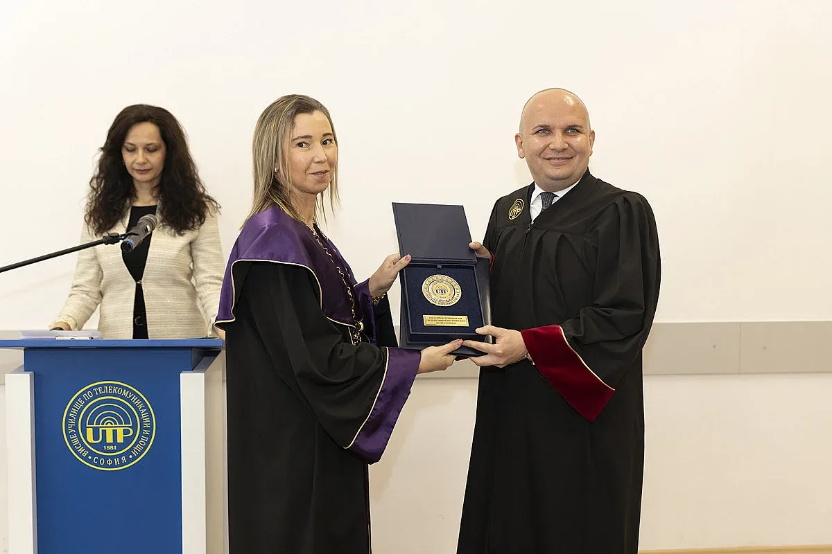 Илхан Кючюк стана "Доктор хонорис кауза" на ВУТП