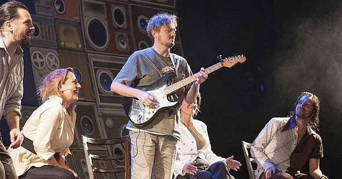 Милица Гладнишка и компания в хитов мюзикъл