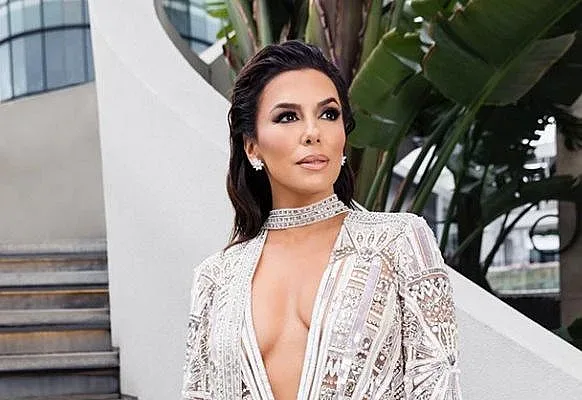 Как Ева Лонгория поддържа красотата си