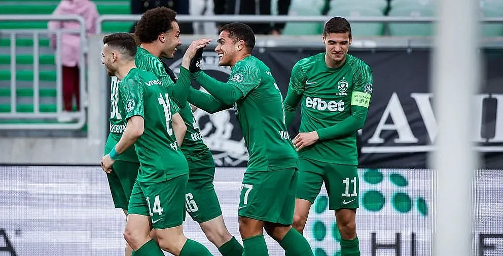 Лудогорец размаза Ботев Враца, диша във врата на ЦСКА