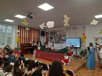 Детски песни огласиха СУ „Васил Левски“ в Стара Загора