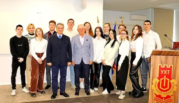 Ден на чуждестранните студенти в УХТ с гости дипломати