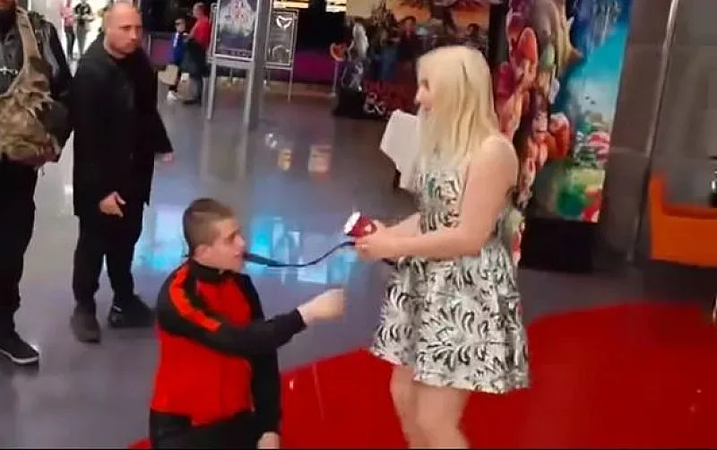 След брутална гавра Емили Тротинетката, Куката и Чеченеца в ареста