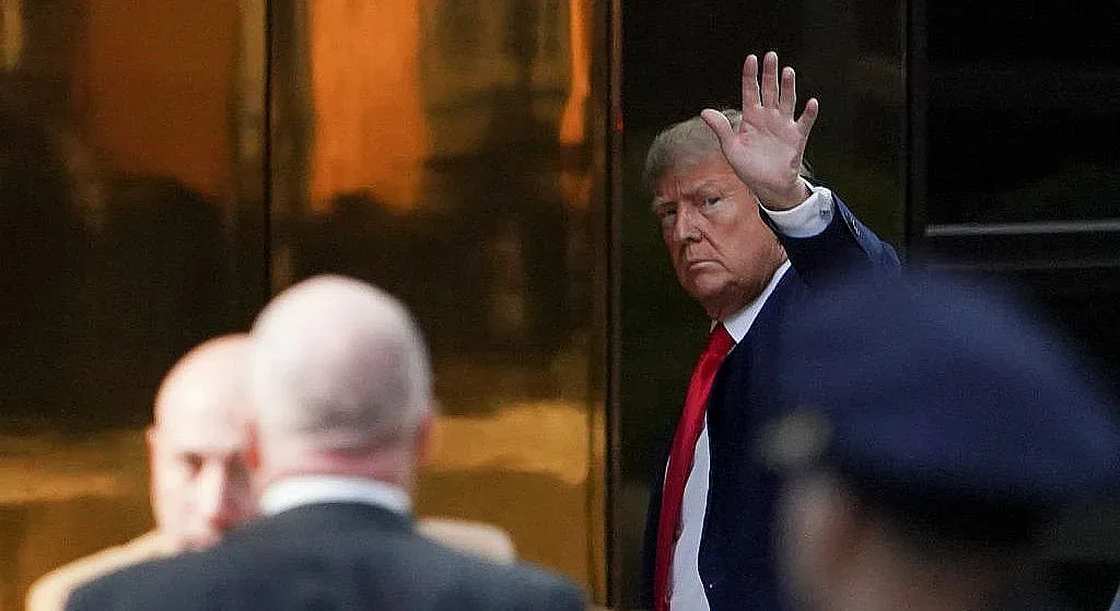 Тръмп пристигна в Ню Йорк за среща със съдбата