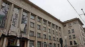 Телефонната палата с нов собственик. Кой купи имота от фалирала фирма на Божков