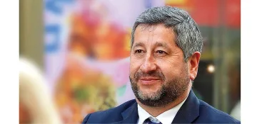 И Христо Иванов излетя в чужбина, какво се случва