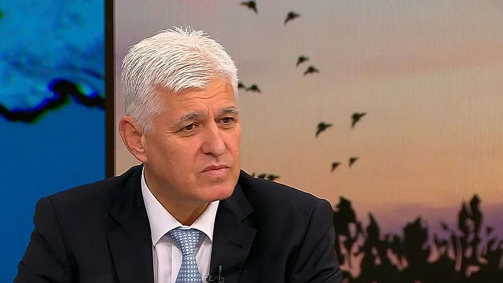 Военният министър разярен заради фалшива информация