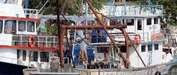Последни новини за моряците от арестуваните кораби