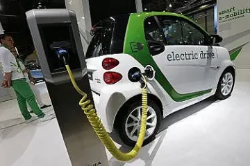 Hyundai разработва робот за зареждане на електромобили