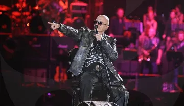 Култова певица с признание за Слави