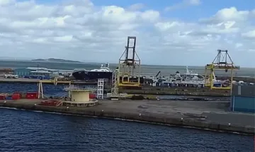 Страшна трагедия. Кораб се преобърна, много ранени (ВИДЕО)