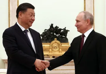 Императорско посрещане на Си Цзинпин в Кремъл. Знаци към света