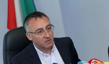 Масови отсъствия от училище, директор се хвана за главата