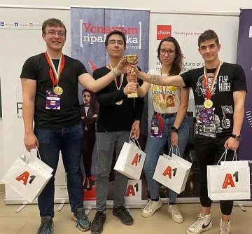 А1 награди студентите от отбора, спечелил първо място в хакатона FMI Codes 2023