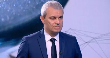 Костадинов прогнозира финансова криза, къде вижда спасението