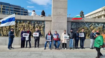 Руснаци искат политическо убежище у нас, излязоха на протест