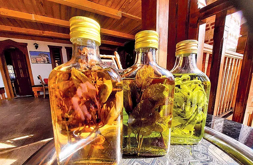 Ракийка, ликьорче и сладко по манастирски рецепти