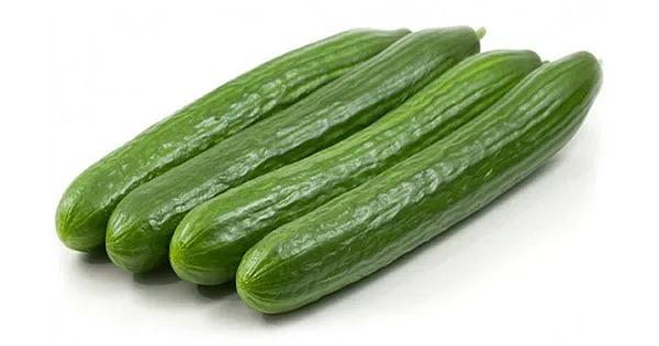 Родните краставици излизат. Всички питат за цената им