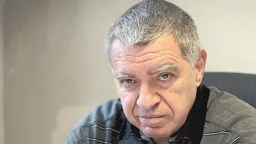 Проф. Михаил Константинов избухна: Ще се изселя от София