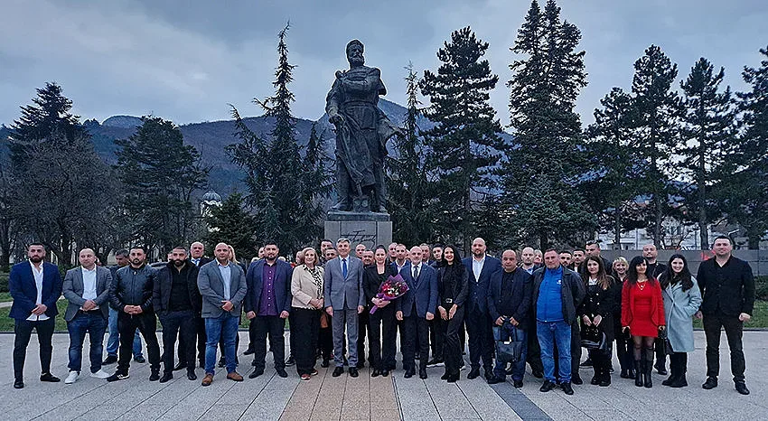 ДПС сменя дневния ред на политиците 