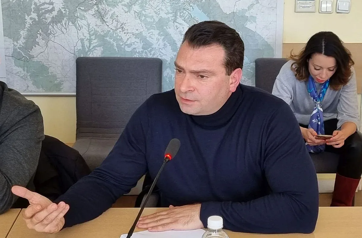 Паргов изригна за войната срещу паметниците