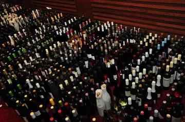 Как да пием червеното вино? Учени откриха нещо важно