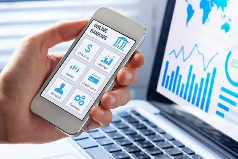 Нова измама! Източиха онлайн 100 бона от сметката на мъж