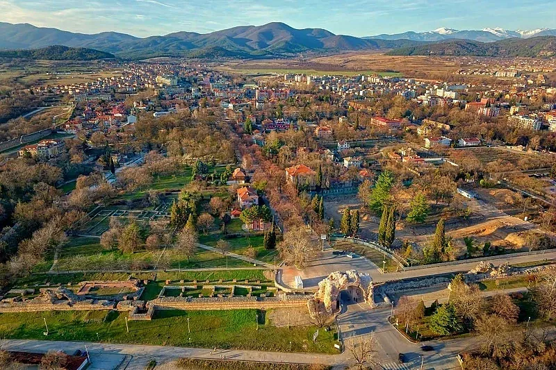 Наш град на крачка от световната сцена