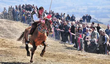 Тодоровден е. В Садина празнуват най-странния обичай