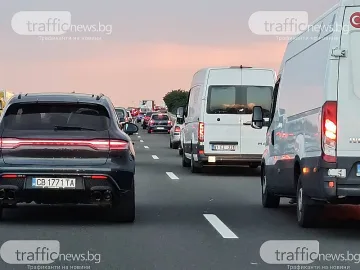 Кошмарът започна! Катастрофа и тапа на "Тракия"