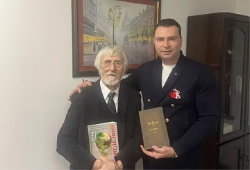 Паргов получи безценен подарък, за който мечтае всеки социалист (СНИМКИ)
