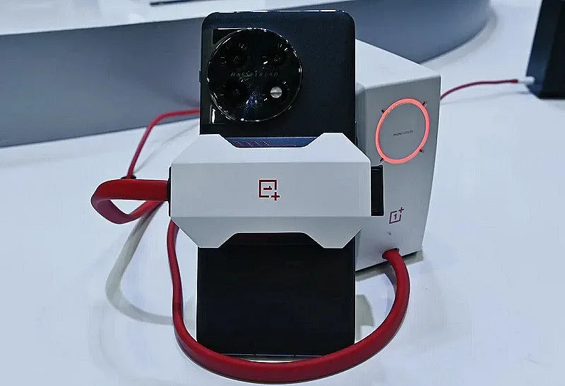 OnePlus представи универсален външен охладител за смартфони - 45W Liquid Cooler