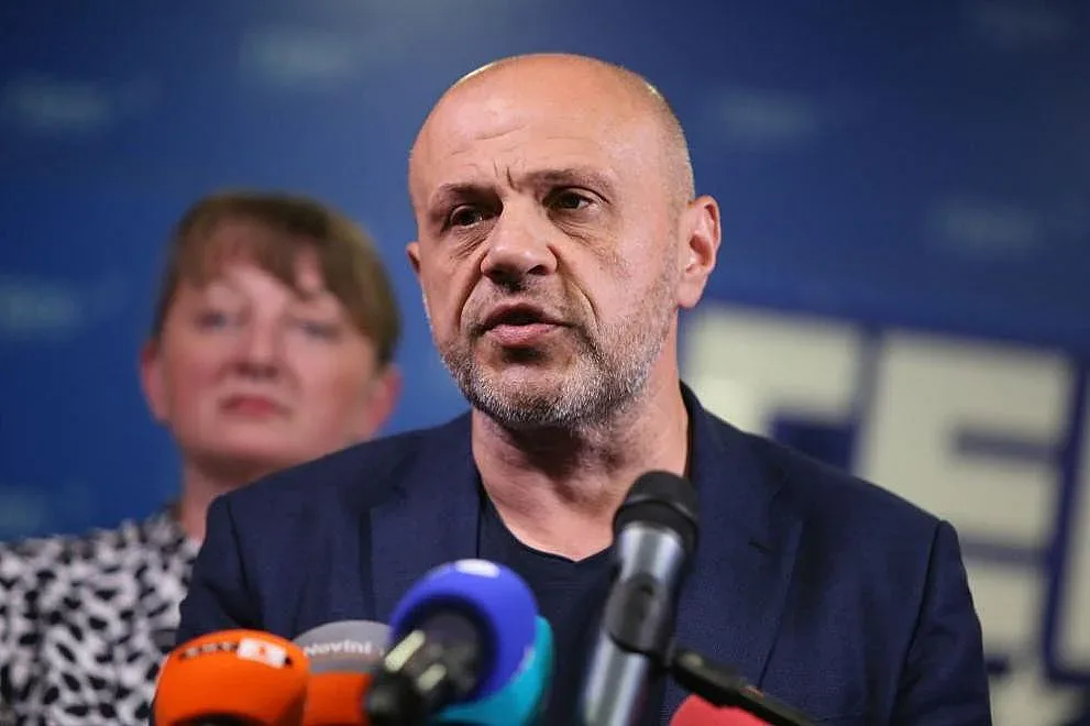 Томислав Дончев прогнозира злокобни сценарии през октомври