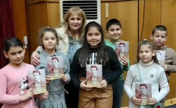 Децата от Угърчин с домашно за Левски от Урока по родолюбие