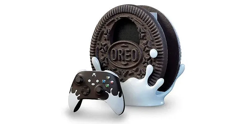 Microsoft представи конзола Xbox Series S под формата на гигантска бисквитка Oreo