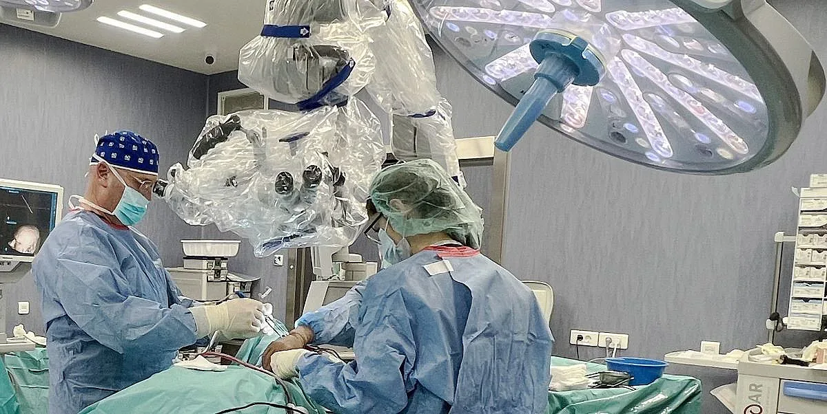 "Сърце и Мозък" Плевен прилага невронавигация и 3D-интраоперативен образен контрол