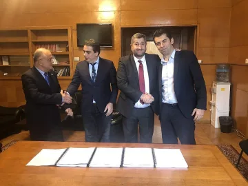 9 по Рихтер разтресе новата коалиция. Ген. Атанасов гори