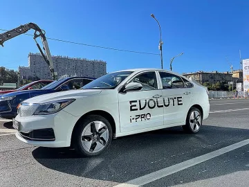 Русия обръща поглед изцяло към местните автомобили