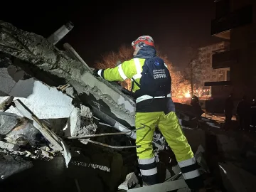 Yettel осигурява безплатни роуминг услуги за българските спасители в Турция