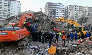 Наш хирург оперира под развалините в Турция. Разтърсващ разказ