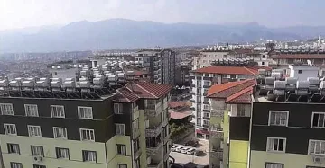 Нашенка в Хатай засне ужаса на разрушението (СНИМКИ)